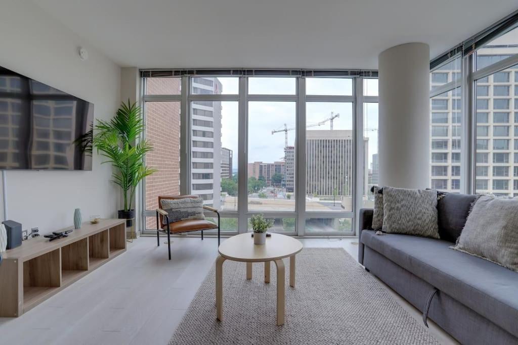 Wonderful 2Br Apartment At Crystal City أرلنغتون المظهر الخارجي الصورة