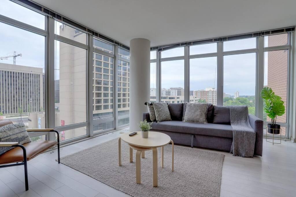 Wonderful 2Br Apartment At Crystal City أرلنغتون المظهر الخارجي الصورة