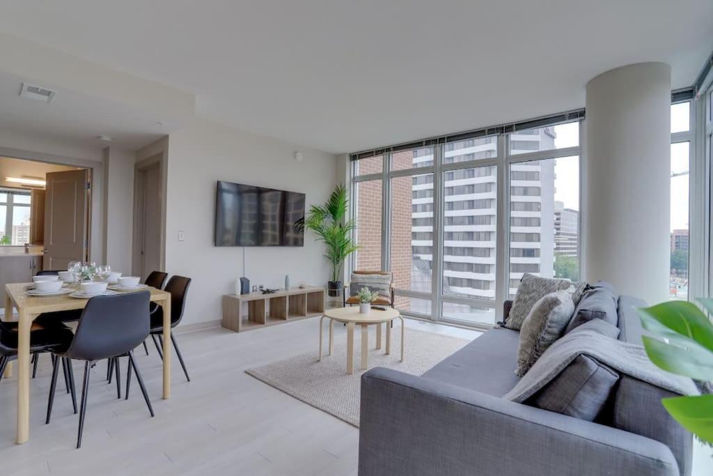 Wonderful 2Br Apartment At Crystal City أرلنغتون المظهر الخارجي الصورة