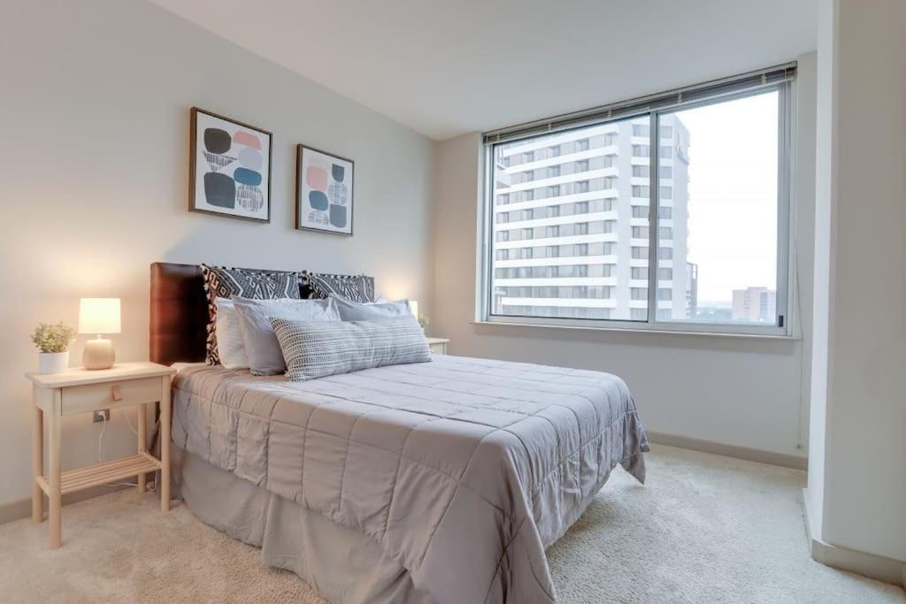 Wonderful 2Br Apartment At Crystal City أرلنغتون المظهر الخارجي الصورة