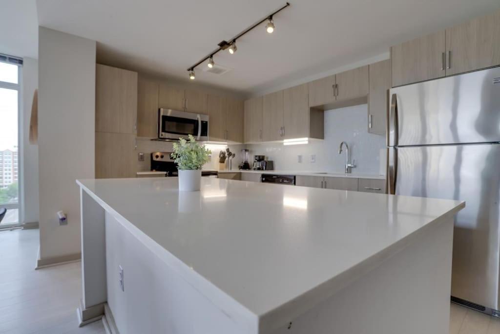 Wonderful 2Br Apartment At Crystal City أرلنغتون المظهر الخارجي الصورة