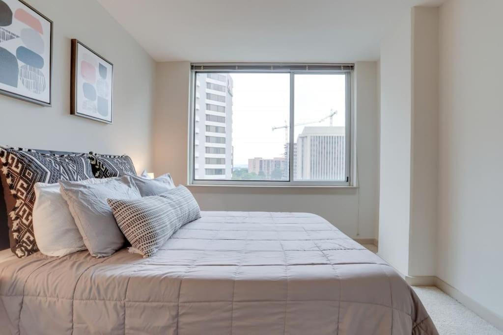 Wonderful 2Br Apartment At Crystal City أرلنغتون المظهر الخارجي الصورة